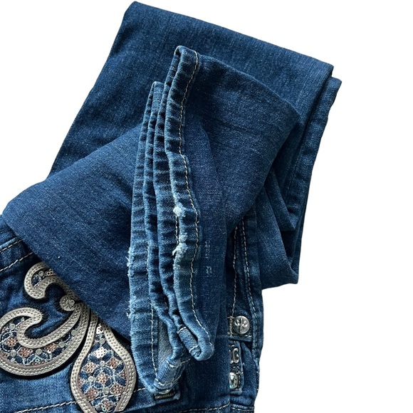 Miss me Low Rise Bootcut Jeans Size 28 (Style # JP62268) - Picture 8 of 13